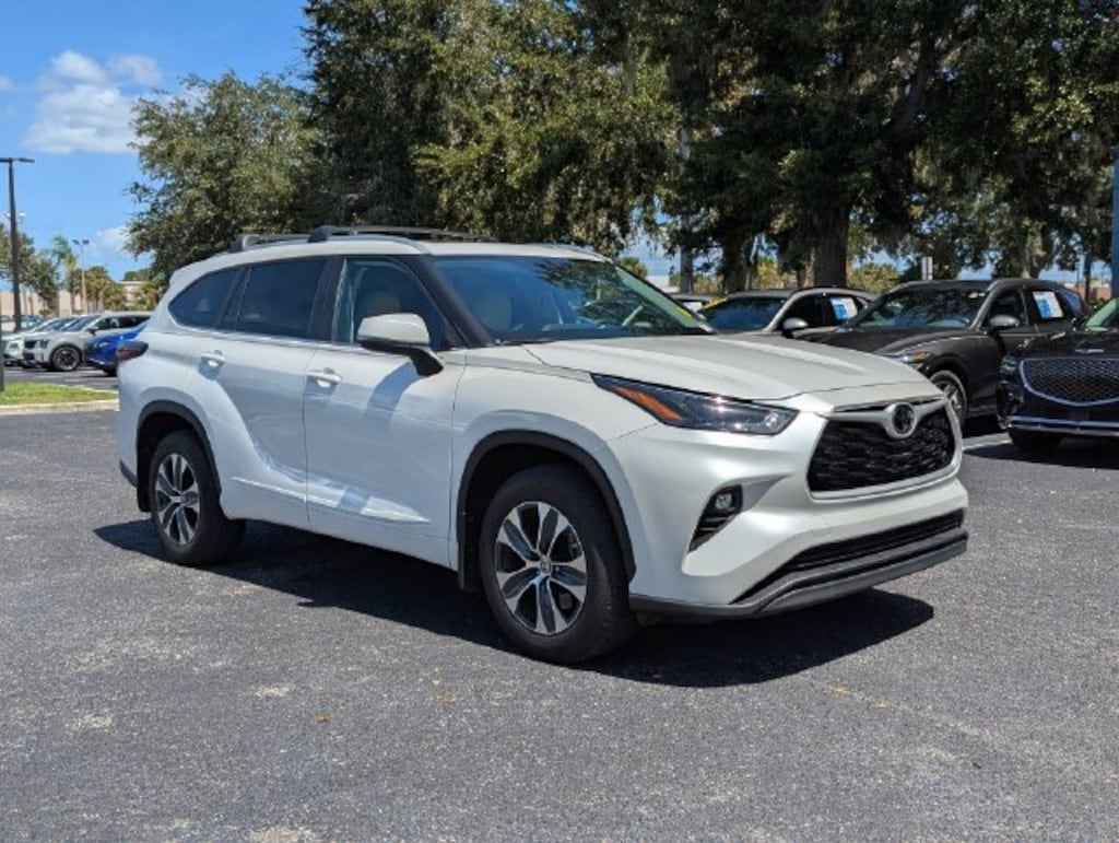 Used 2024 Toyota Highlander XLE SUV