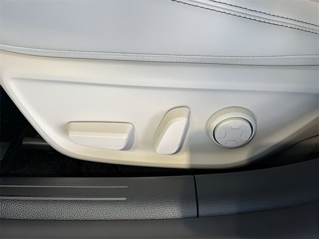 2026 GENESIS G70 Standard - Photo 22