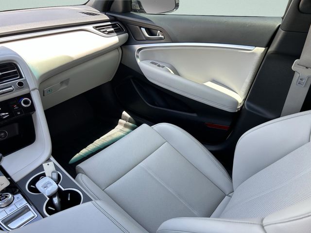 2025 GENESIS G70 Standard - Photo 12