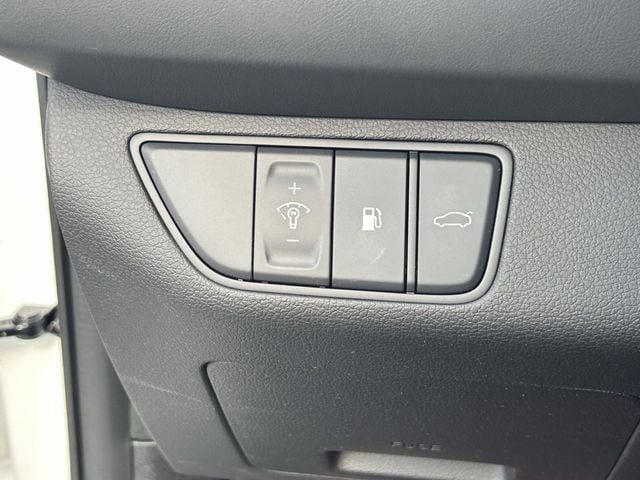 2025 GENESIS G70 Standard - Photo 25