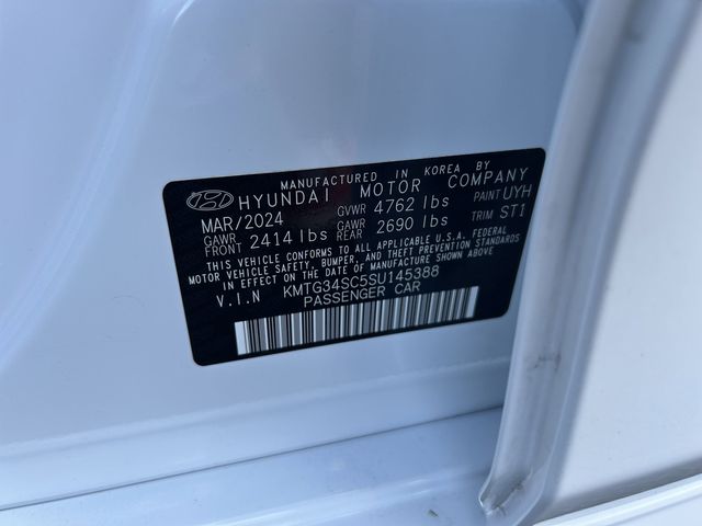 2025 GENESIS G70 Standard - Photo 32