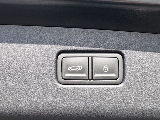 2026 GENESIS GV70 Standard - Photo 14