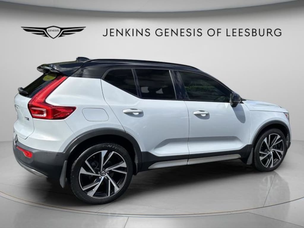 Used 2022 Volvo XC40 R-Design SUV