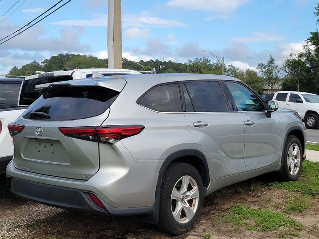 2020 Toyota Highlander LE - Photo 9