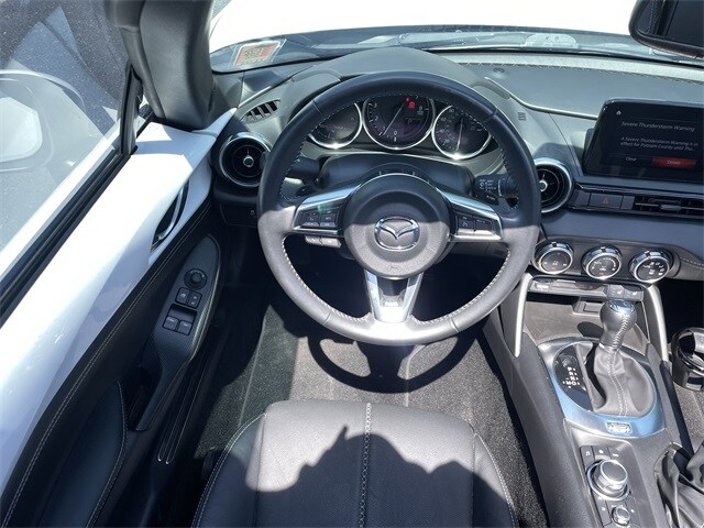 2022 Mazda MX-5 Miata RF Miata Grand Touring photo 3