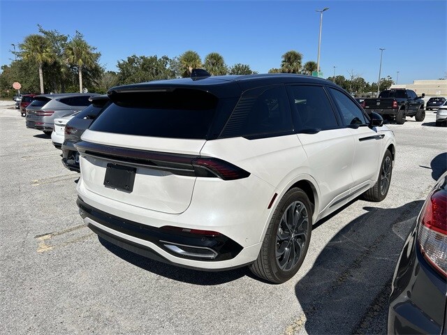 2024 Lincoln Nautilus Reserve photo 2