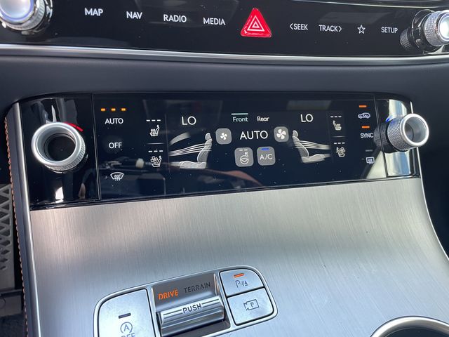 2026 GENESIS GV70 Sport Advanced - Photo 14