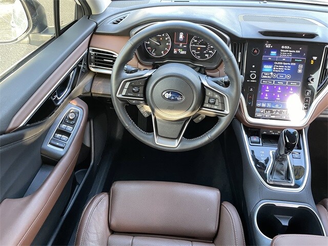 2022 Subaru Outback Touring photo 2