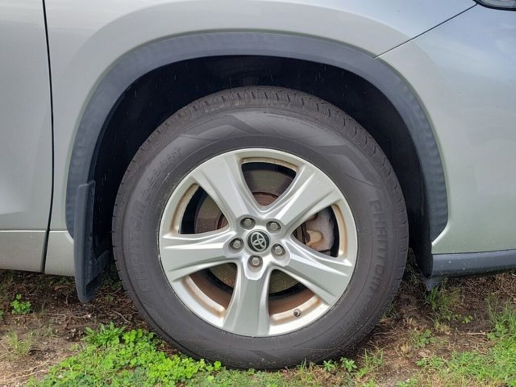 Used 2020 Toyota Highlander LE SUV