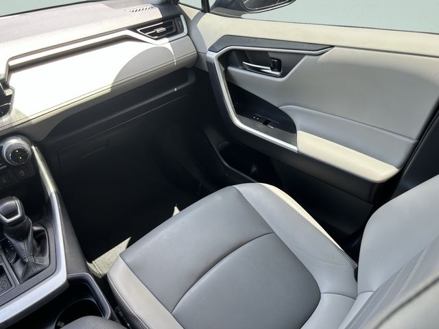 2021 Toyota RAV4 XLE Premium - Photo 19