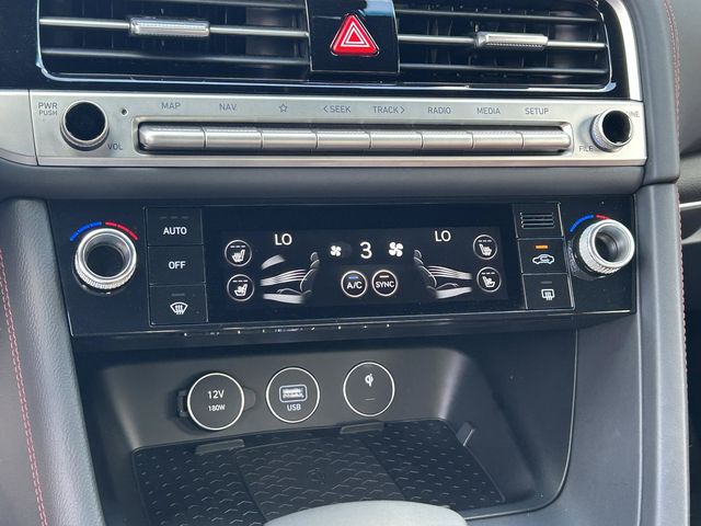 2025 GENESIS G70 Standard - Photo 24