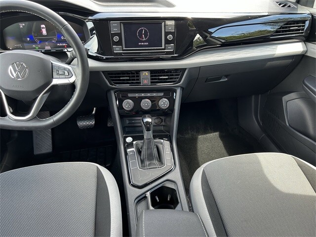 2024 Volkswagen Taos S photo 2