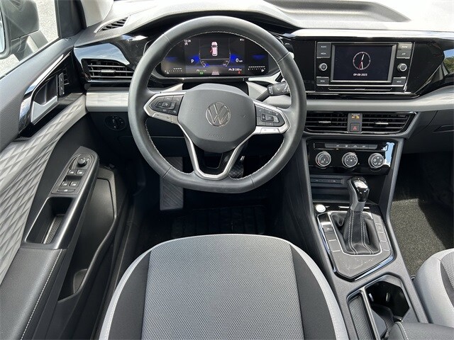 2024 Volkswagen Taos S photo 2