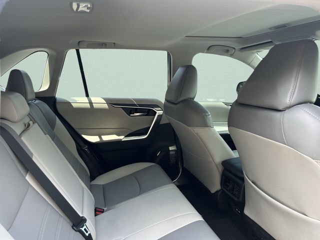 2021 Toyota RAV4 XLE Premium - Photo 20