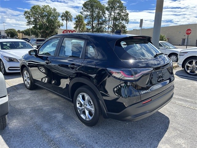 2025 Honda HR-V LX photo 3