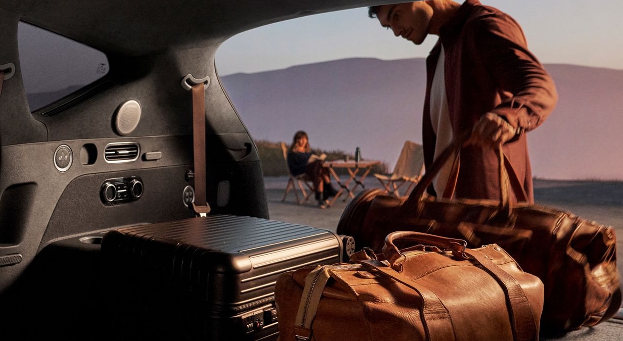 2025-genesis-gv80-luggage-rear.png