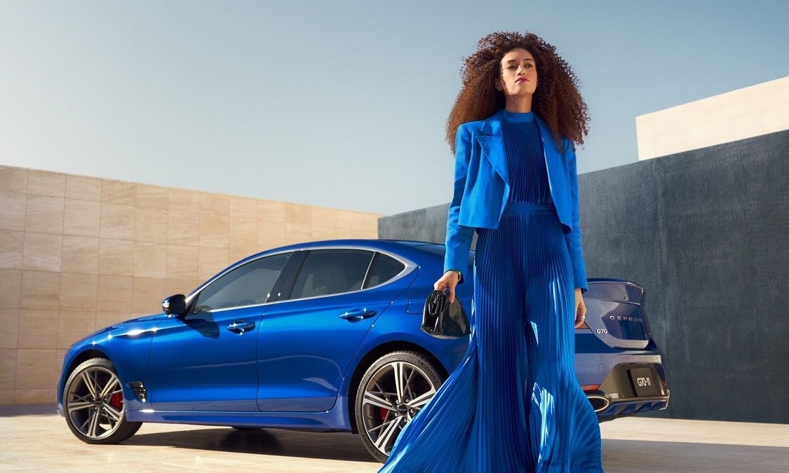 2025-genesis-g70-ext-side-business-woman.png