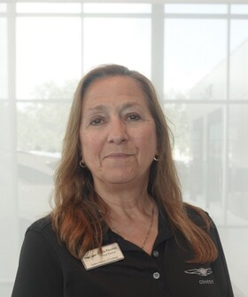 Staff member Linda Paccione from 471e92fc7701