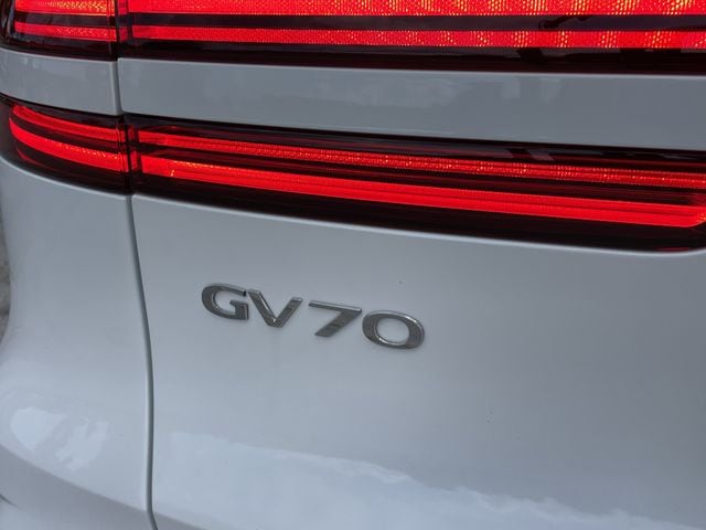 2026 GENESIS GV70 Sport Advanced - Photo 18