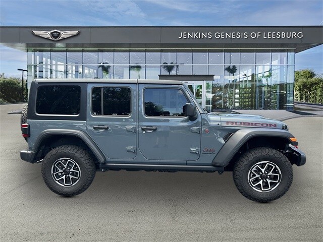 2024 Jeep Wrangler Rubicon photo 3