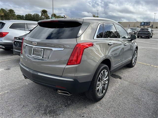 2018 Cadillac XT5 Premium Luxury photo 2