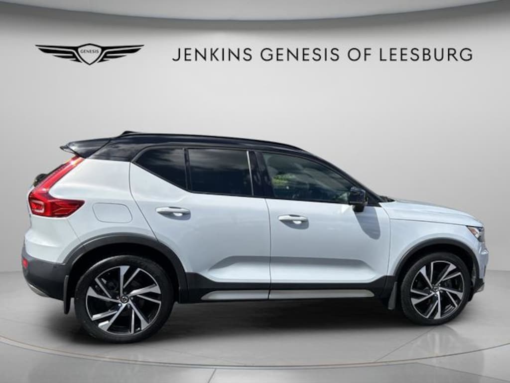 Used 2022 Volvo XC40 R-Design SUV