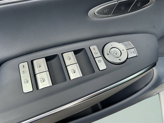 2026 GENESIS GV70 Sport Advanced - Photo 18