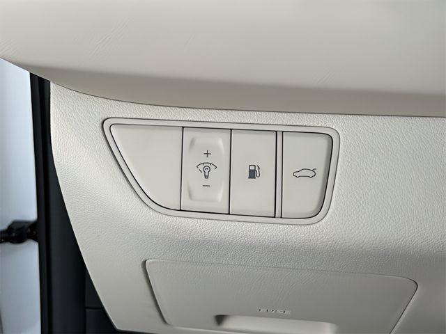 2026 GENESIS G70 Standard - Photo 25