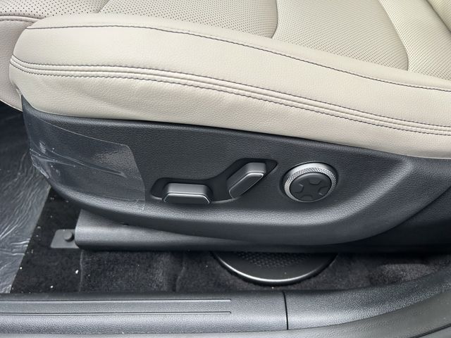 2026 GENESIS GV70 Standard - Photo 23