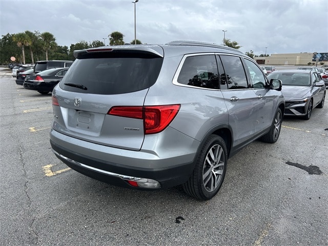 2018 Honda Pilot Touring photo 2