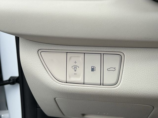 2026 GENESIS G70 Standard - Photo 29