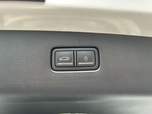 2026 GENESIS GV70 Sport Advanced - Photo 17