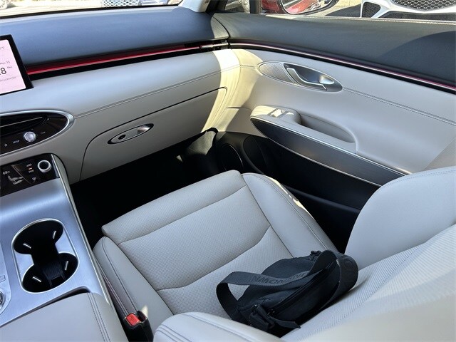 2026 Genesis GV70 2.5T Select photo 4