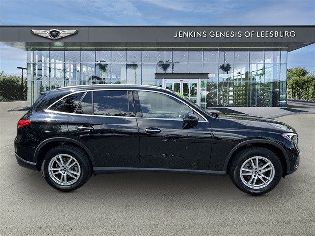2023 Mercedes Benz GLC 300 4MATIC photo 2