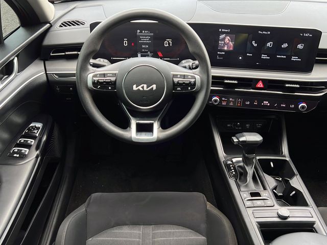 2025 Kia K5 LXS - Photo 11