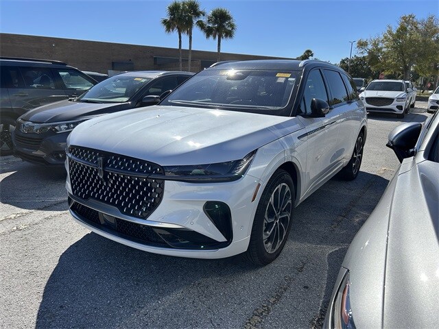 2024 Lincoln Nautilus Reserve photo 4