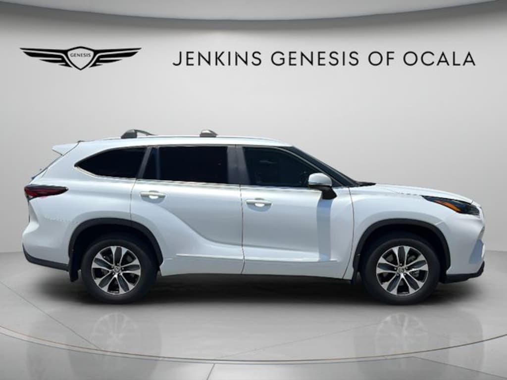 Used 2024 Toyota Highlander XLE SUV