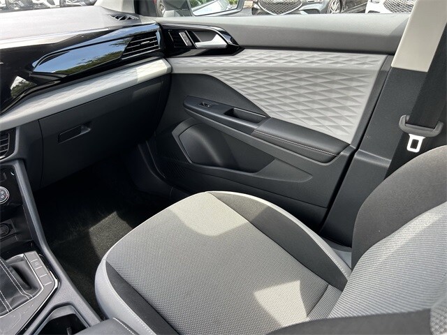 2024 Volkswagen Taos S photo 4