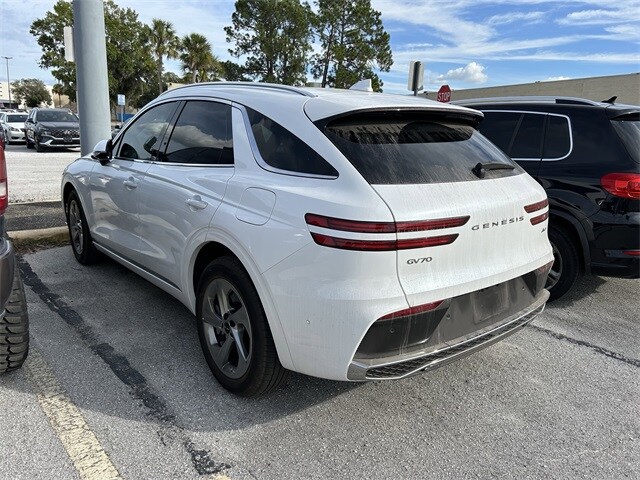 2026 Genesis GV70 2.5T Advanced photo 3