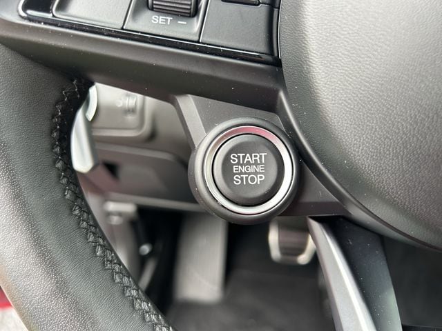 2023 Alfa Romeo Giulia Veloce - Photo 34