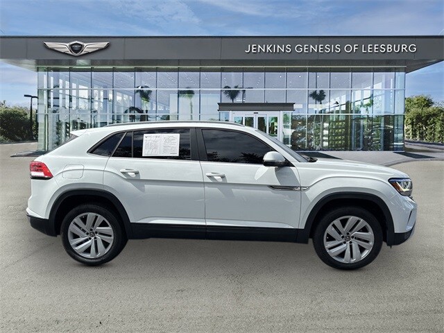 2021 Volkswagen Atlas Cross Sport V6 SE Technology photo 2