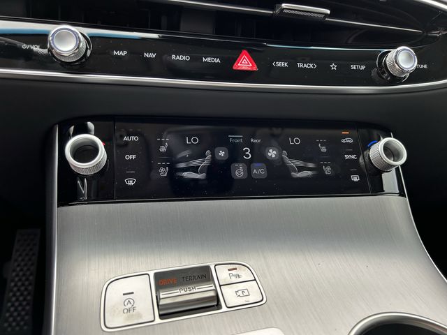 2026 GENESIS GV70 Advanced - Photo 25
