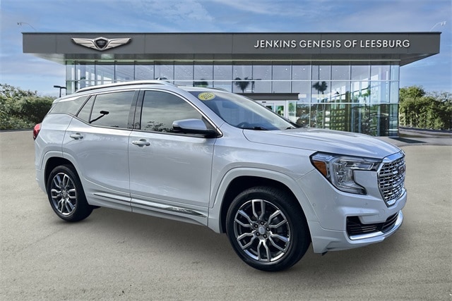 2023 GMC Terrain Denali's photo