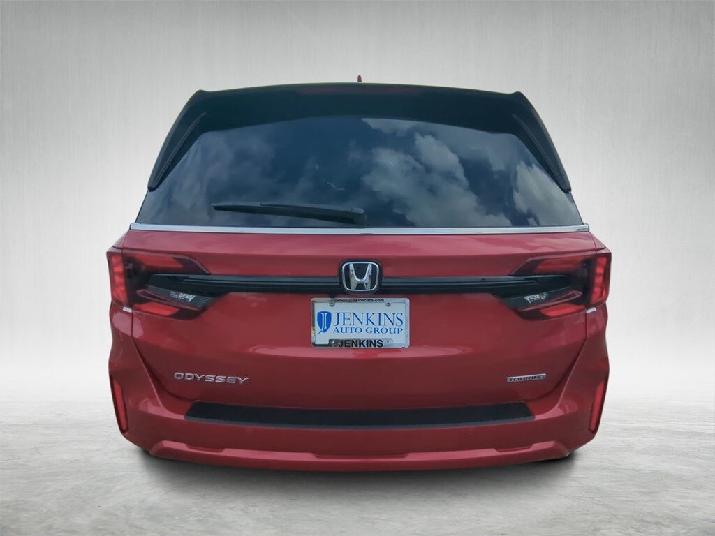 2026 Honda Odyssey Touring photo 4