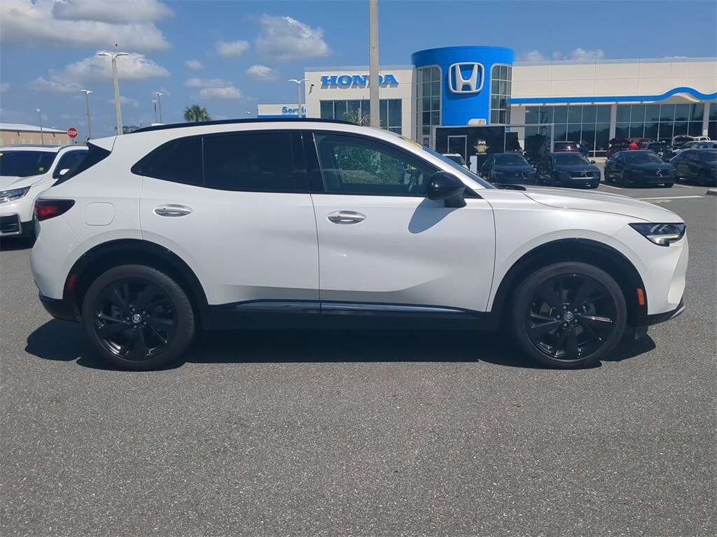 2023 Buick Envision Essence photo 3