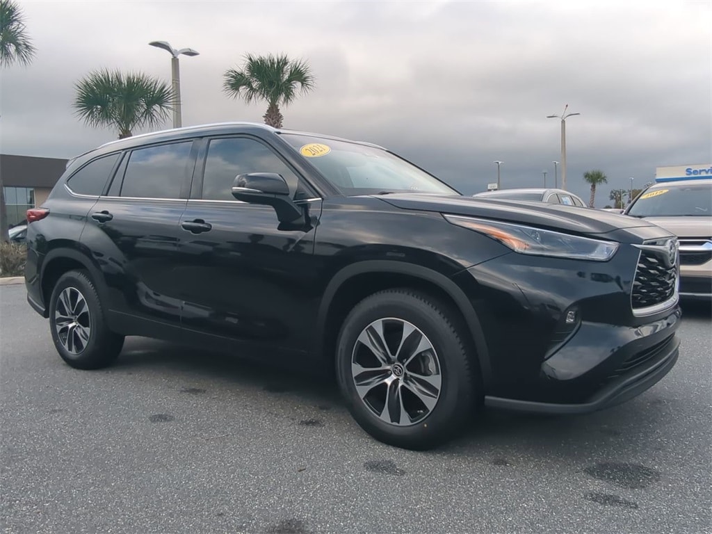 Used 2021 Toyota Highlander XLE SUV