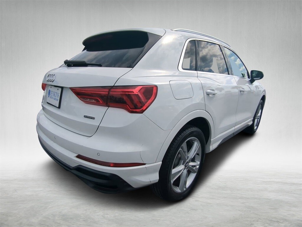 2020 Audi Q3 45 TFSI S line Premium photo 2