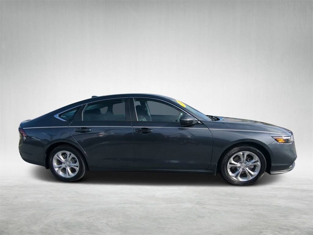 2023 Honda Accord LX photo 2