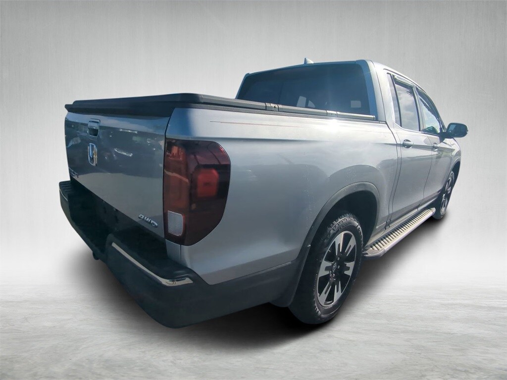 2020 Honda Ridgeline RTL photo 2