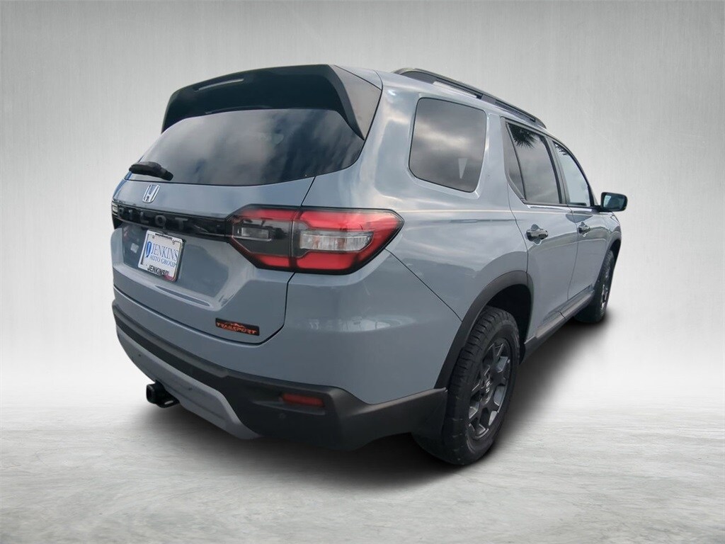 2024 Honda Pilot TrailSport photo 3